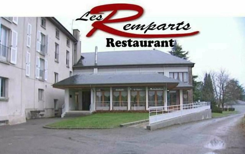 Hôtel Restaurant "Les Remparts" à Bénévent l'Abbaye