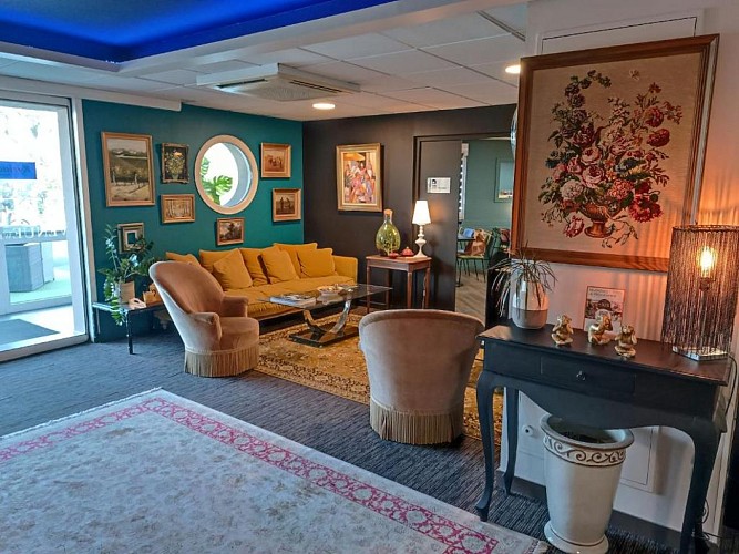 Hotel Kyriad Brive Ouest 9