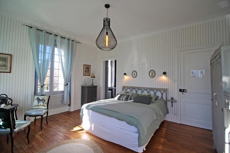 Chambre d'hôtes "Au fil du temps" à châlus - chambre Belle Epoque_7