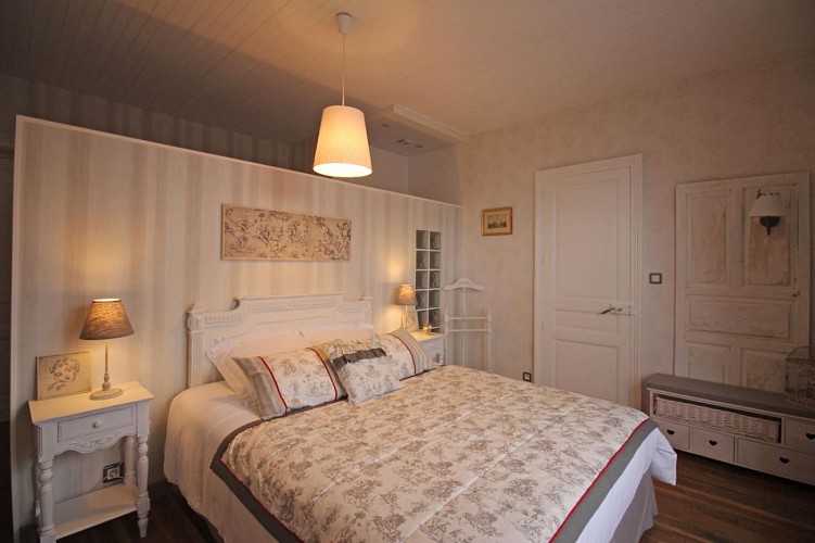 Chambre d'hôtes "Au fil du temps" à châlus - Suite familiale_8