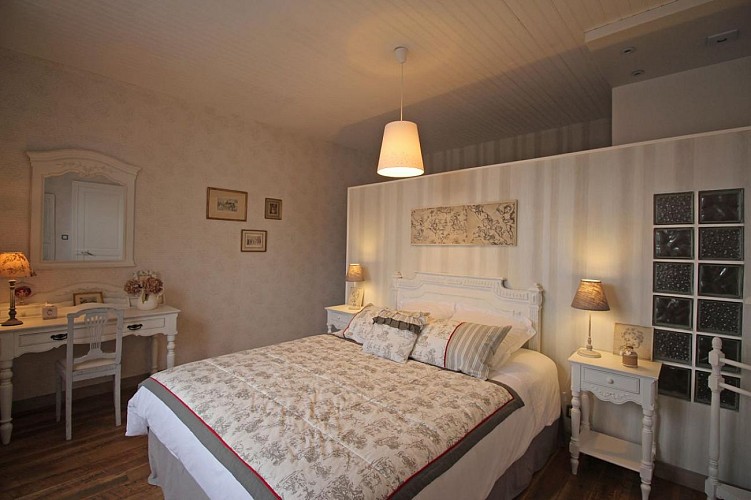 Chambre d'hôtes "Au fil du temps" à châlus - Suite familiale_10