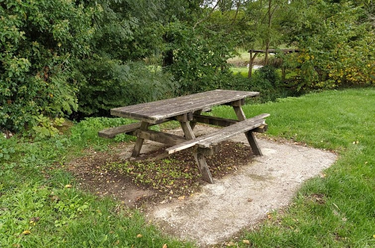 Monsac près du lavoir