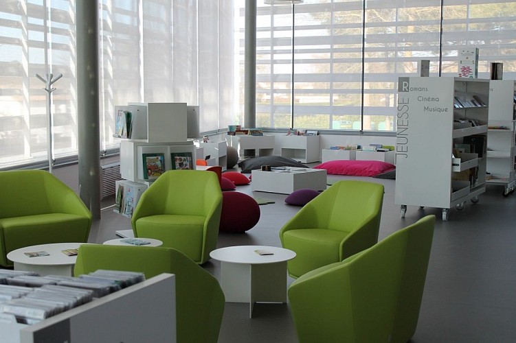 Médiathèque Hagetmau 4