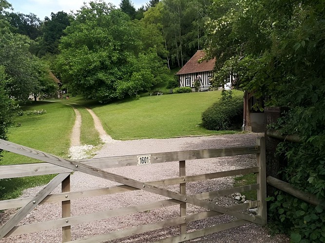 Gîte du Manoir typiquement Pays d'Auge à la campagne