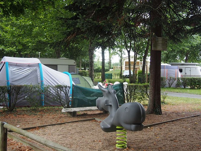 Camping Au Bord du Lay