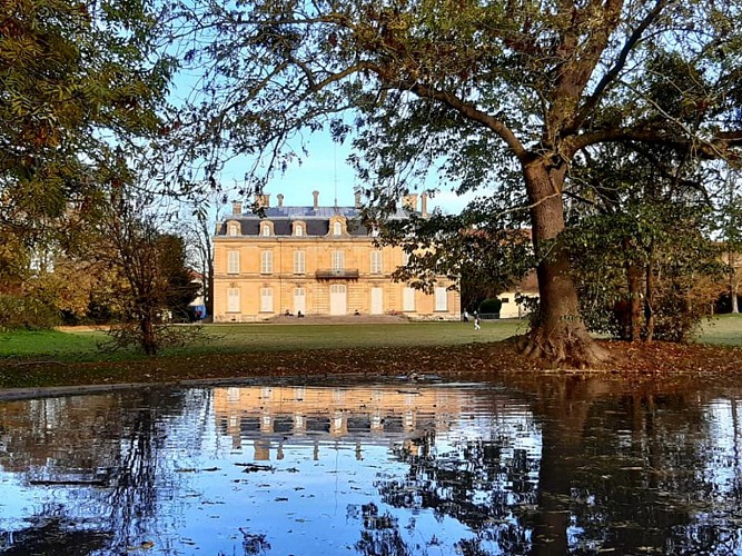 Парк Bois-Préau и замок