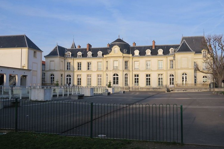 Le Chateau de Bry