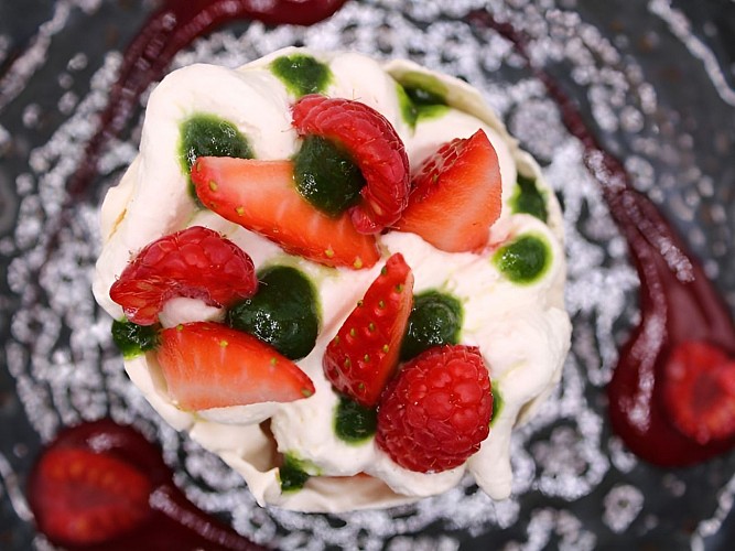 pavlova aux fraises la table d'eole touffreville eole aventure