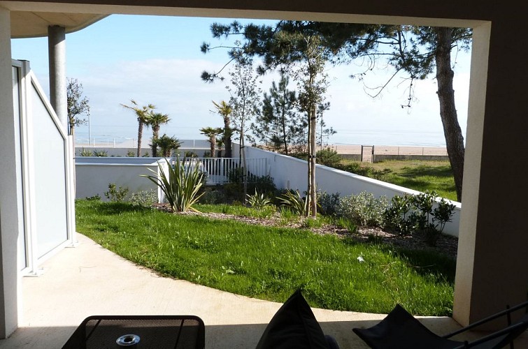Appartement 2/4 pers en rez-de jardin, Vue Mer, avec accès direct à la plage, adapté PMR
