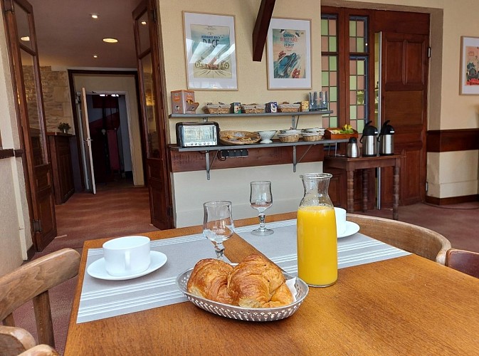 Hotel de Normandie - St Aubin sur mer-breakfast