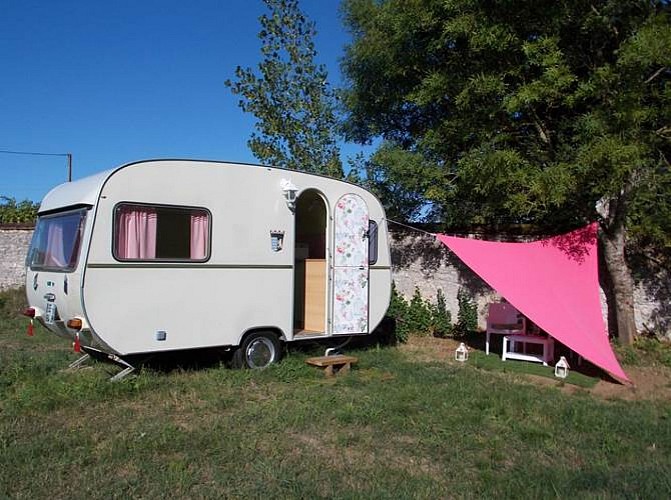 camping+du+petit+gué+du+roi+caravane+rétro