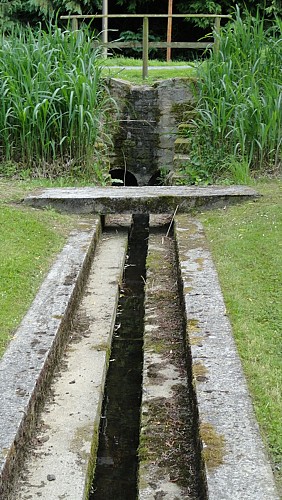 The washtub and the path Des Garennes