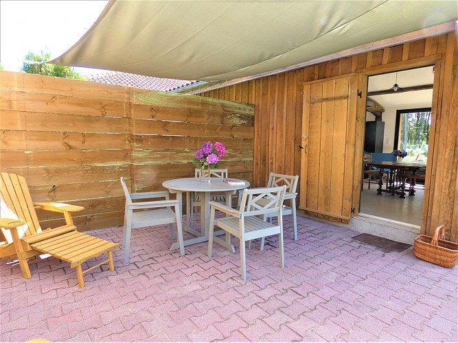 Terrasse La Fournière de Jean avec Gîtes de France Landes à St Julien en Born