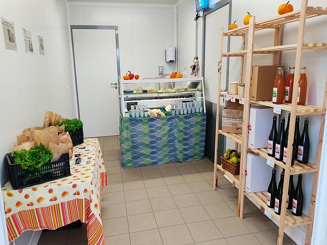 Boutique la chevreline à Vassy (TIS)