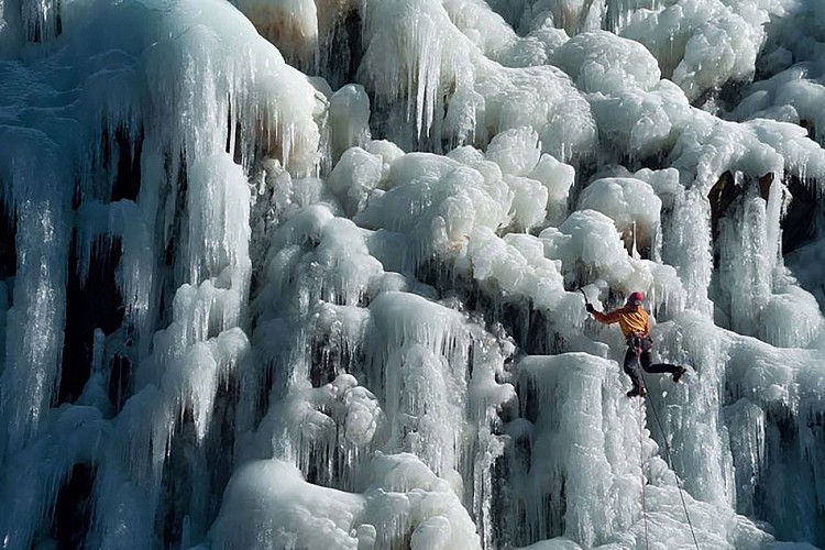 Thivel-Remi-photo-Escalade-glace©R-Tivel