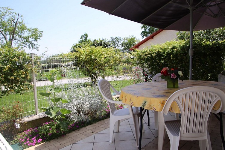 Barrouilhet gîte - terrasse terrain clos