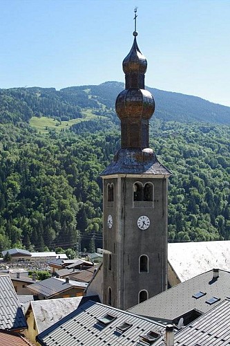 Le clocher de l'église Saint-François-de-Sales