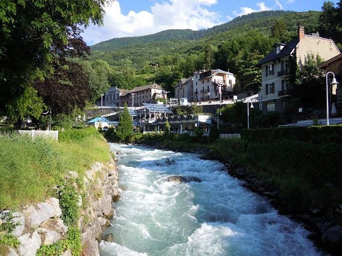 Source et promenoir de Brides-Les-Bains