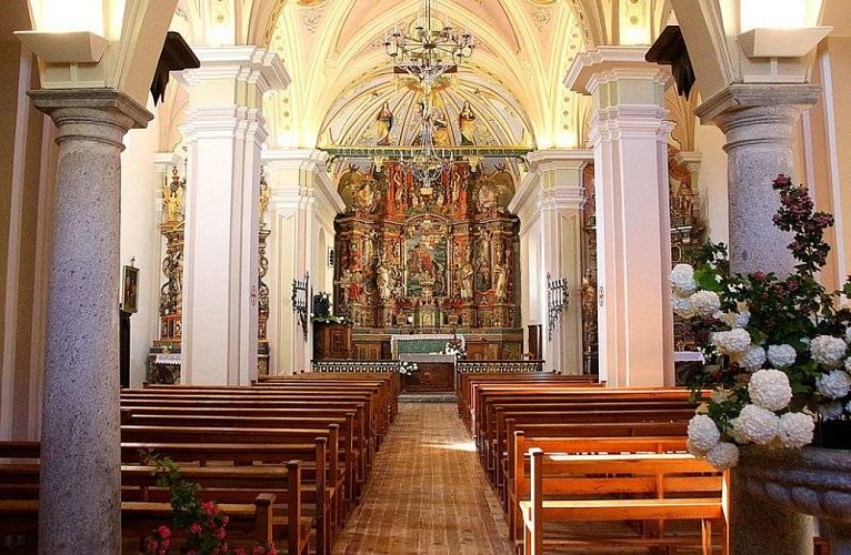 Intérieur de l'église de Saint Martin de Tours