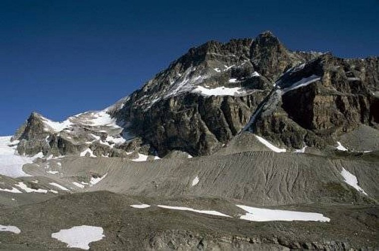Moraine latérale du Mont Pelve.