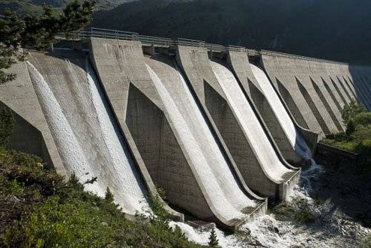 Déversoir du barrage hydro-électrique de Plan d'Amont, Aussois.