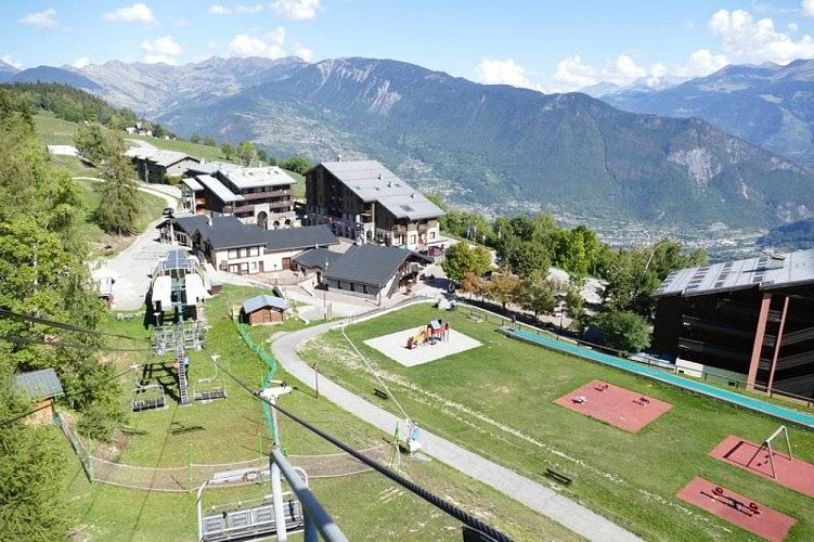 Village de Doucy Station