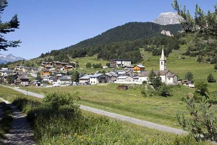 Village de Sardières.