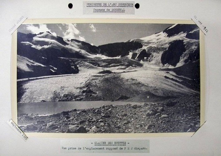 Vue sur le glacier des Evettes (1945)