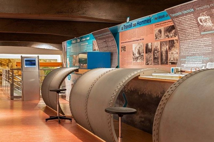 Intérieur de la Galerie Hydraulica