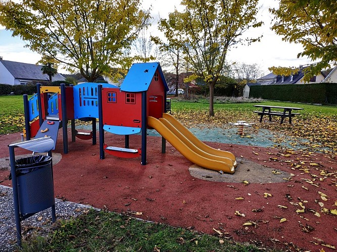 Morlaàs table de pique nique quartier des Fors