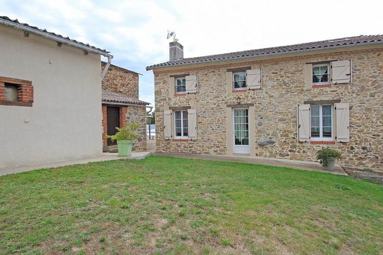 Gite "le Haut Tour" à Saint Sornin La Marche en Haute-Vienne (Limousin en Nouvelle Aquitaine)_1