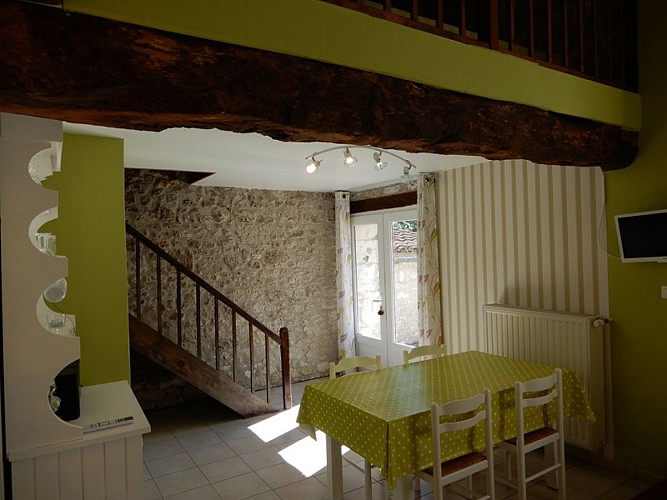 La Sauvetat du Dropt-La Castagnère-appartement vert-salle à manger