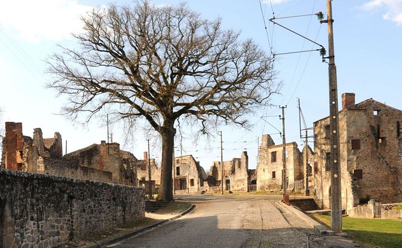 Martelaarsdorp Oradour-sur-Glane en het herdenkingscentrum