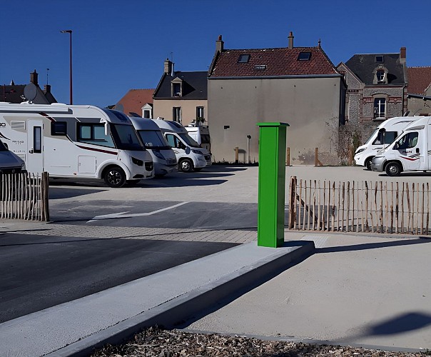 aire-de-service-camping-cars-lion-sur-mer-3