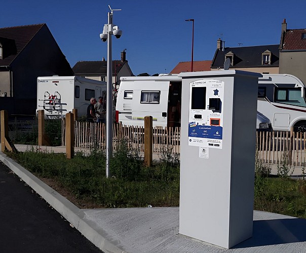 aire-de-service-camping-cars-lion-sur-mer-4