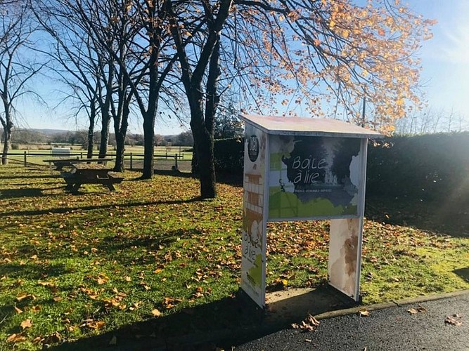 Aire pique nique - Bougarber - boîte à lire