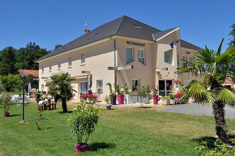 Le Colombier Hotel and Restaurant