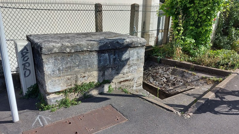 Regard XVIII Aqueduc Médicis