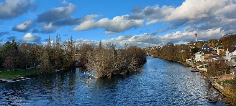 Vue du pont de Chennevières