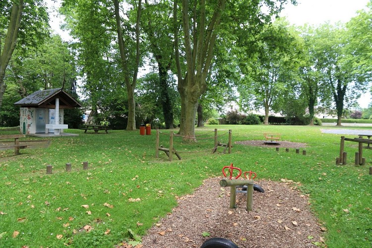 Aire de Jeux - Uzein 