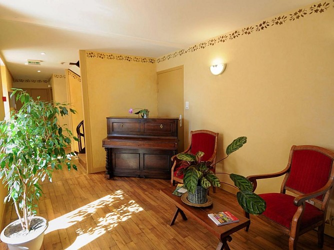 hotel-vernat-salons-et-espace-de-detente-favars-637162