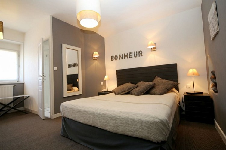 HOTEL le Quercy-ch 1 - Meyssac_1