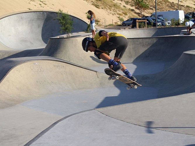 Un ollie bien placé au skate park de Seignosse Le Penon