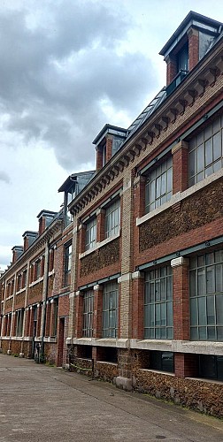 La manufacture des œillets