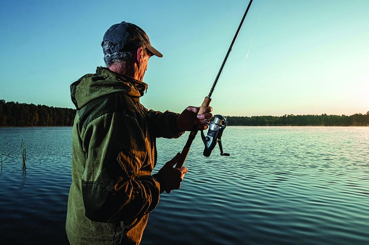 Pêcheur Lac