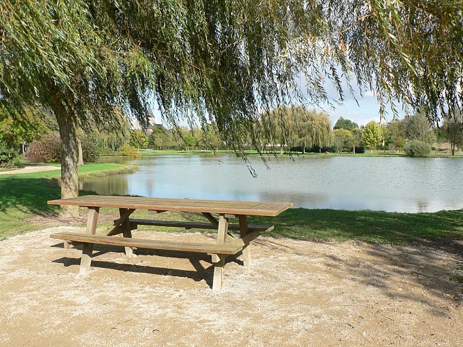 circuit-randonnée-personne-mobilité-réduite-tennie-72-LOI