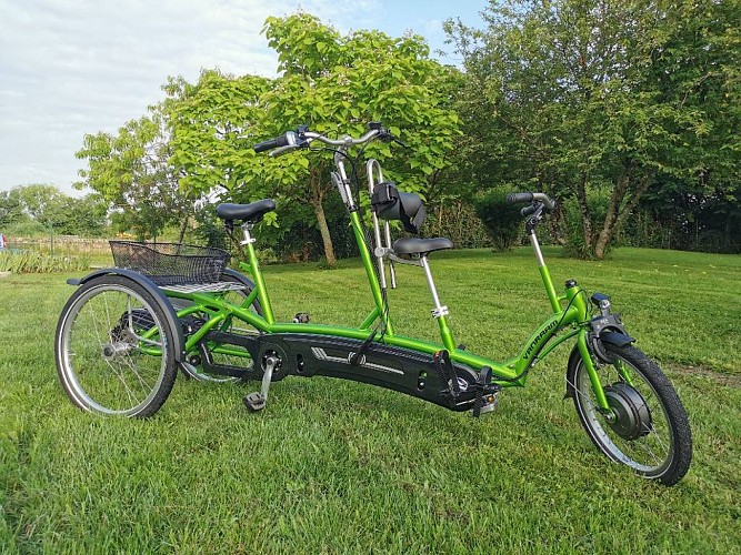 Tandem tricycle junior Kivo Plus® avec assistance électrique