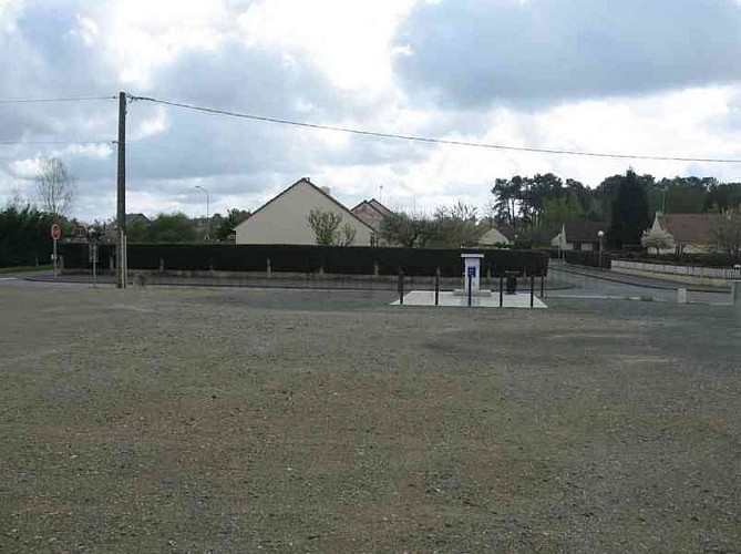 vallee-de-la-sarthe-Aire-Camping-Cars-Mezeray