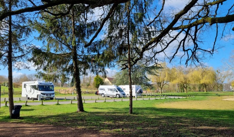 Aire CAMPING-CAR PARK de Mansigné4