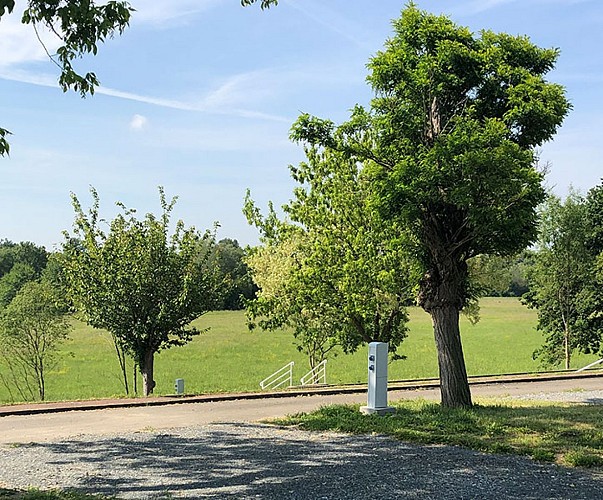 72-Sarthe-Aire-CampingCarPark-Luche-Pringe-Aire3